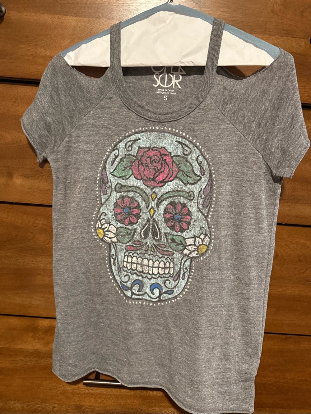 Chaser Sugar Skull Cold Shoulder Graphic Tee Gray Size S